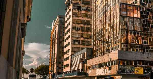 林德人工智能机器人叉车