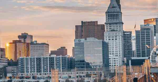 智能机器人抢人吃饭