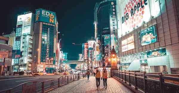 皇冠量化AI智能机器人：革命性的金融科技创新