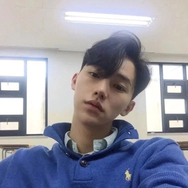梅厚曼滢