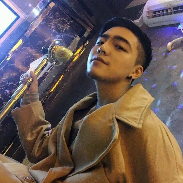 贺锦贤榕