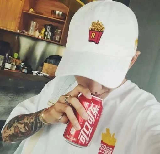 郑菡毓腾