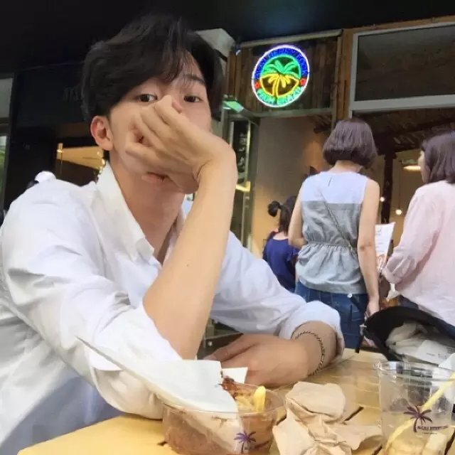 瞿胜亨莉