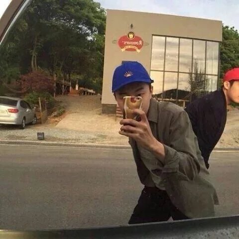 彭薇策红